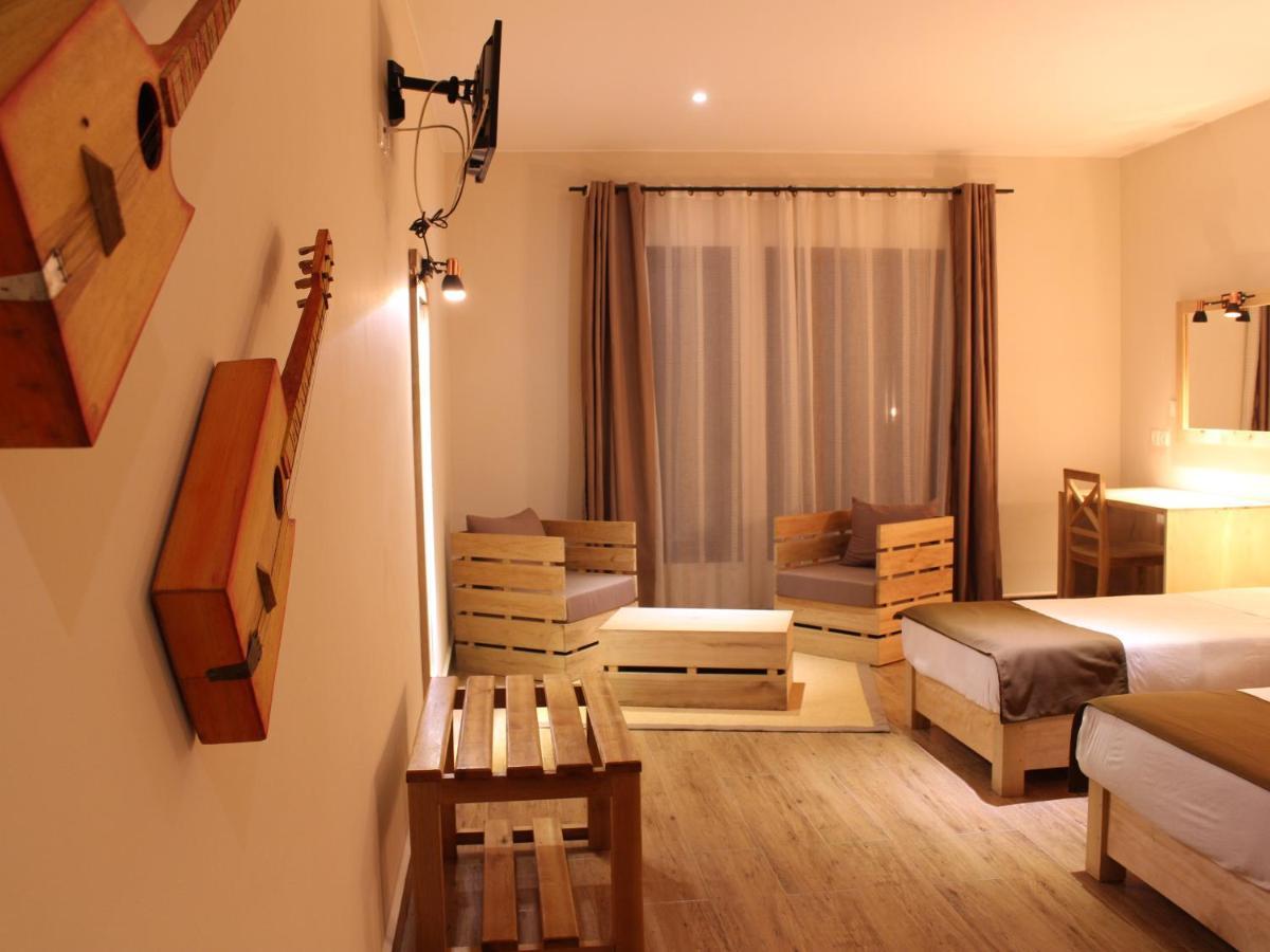 Hotel Restaurant Le Combava Antananarivo Ngoại thất bức ảnh
