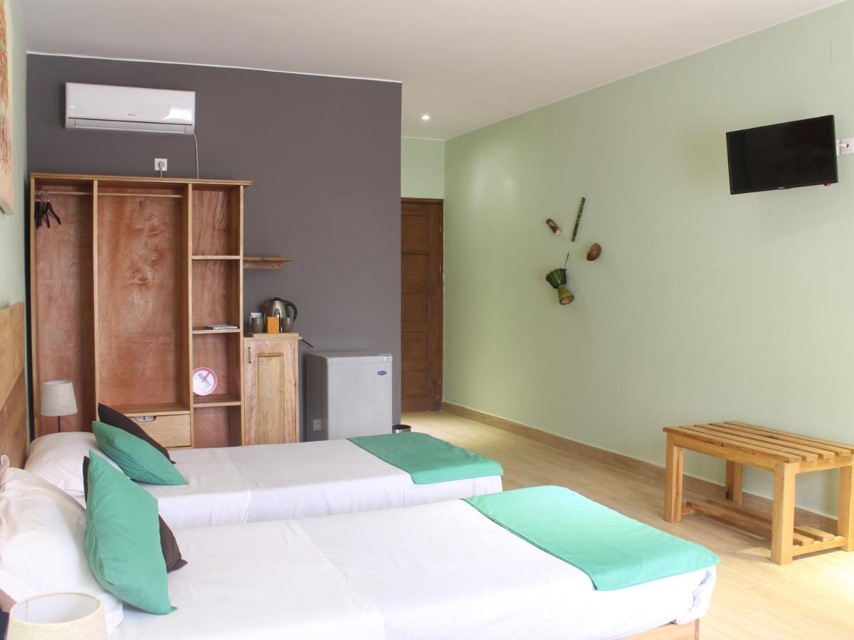 Hotel Restaurant Le Combava Antananarivo Ngoại thất bức ảnh