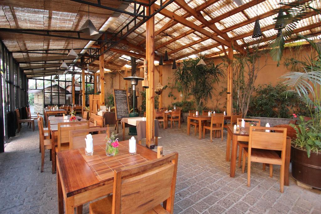 Hotel Restaurant Le Combava Antananarivo Ngoại thất bức ảnh