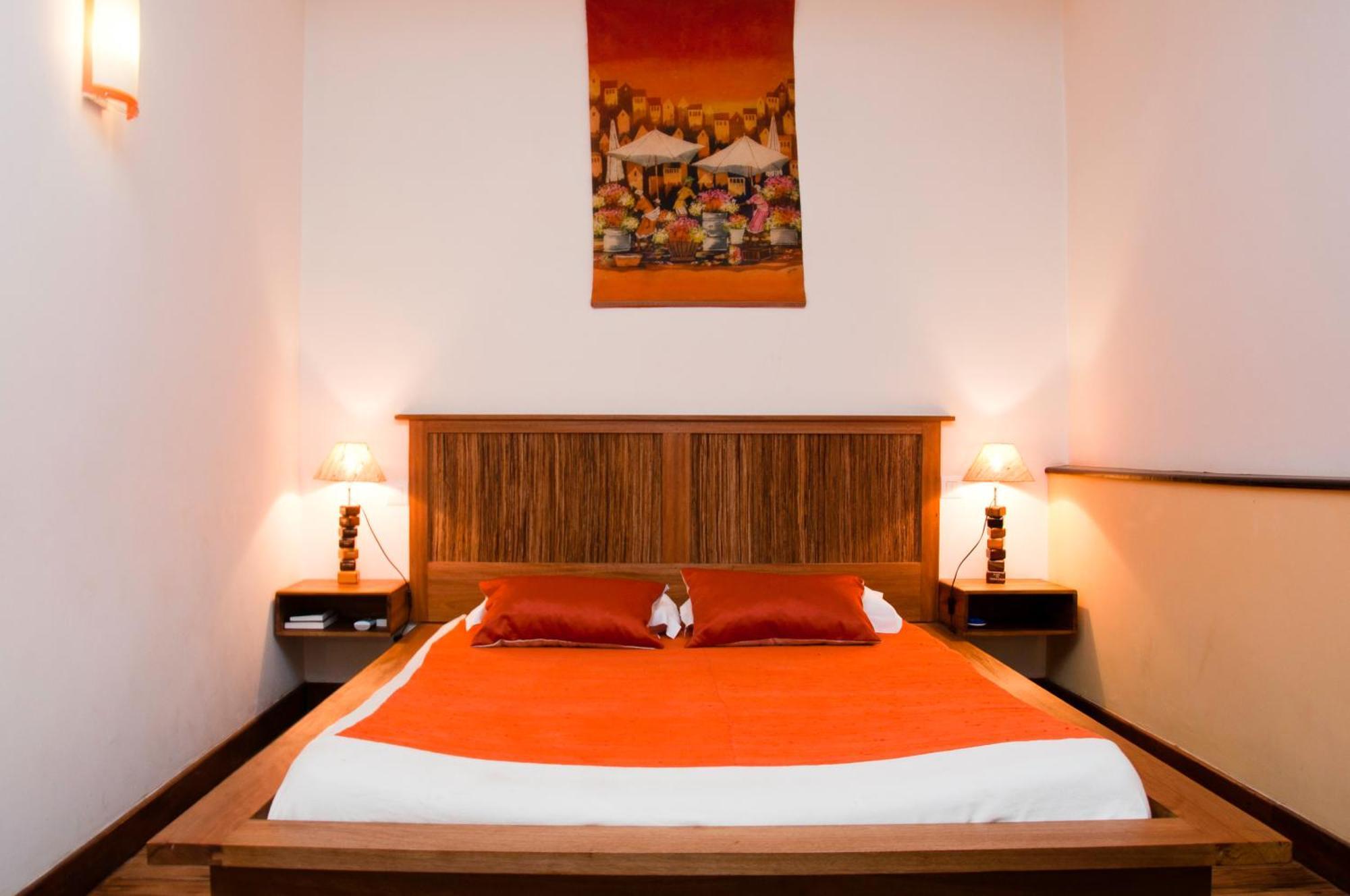 Hotel Restaurant Le Combava Antananarivo Ngoại thất bức ảnh