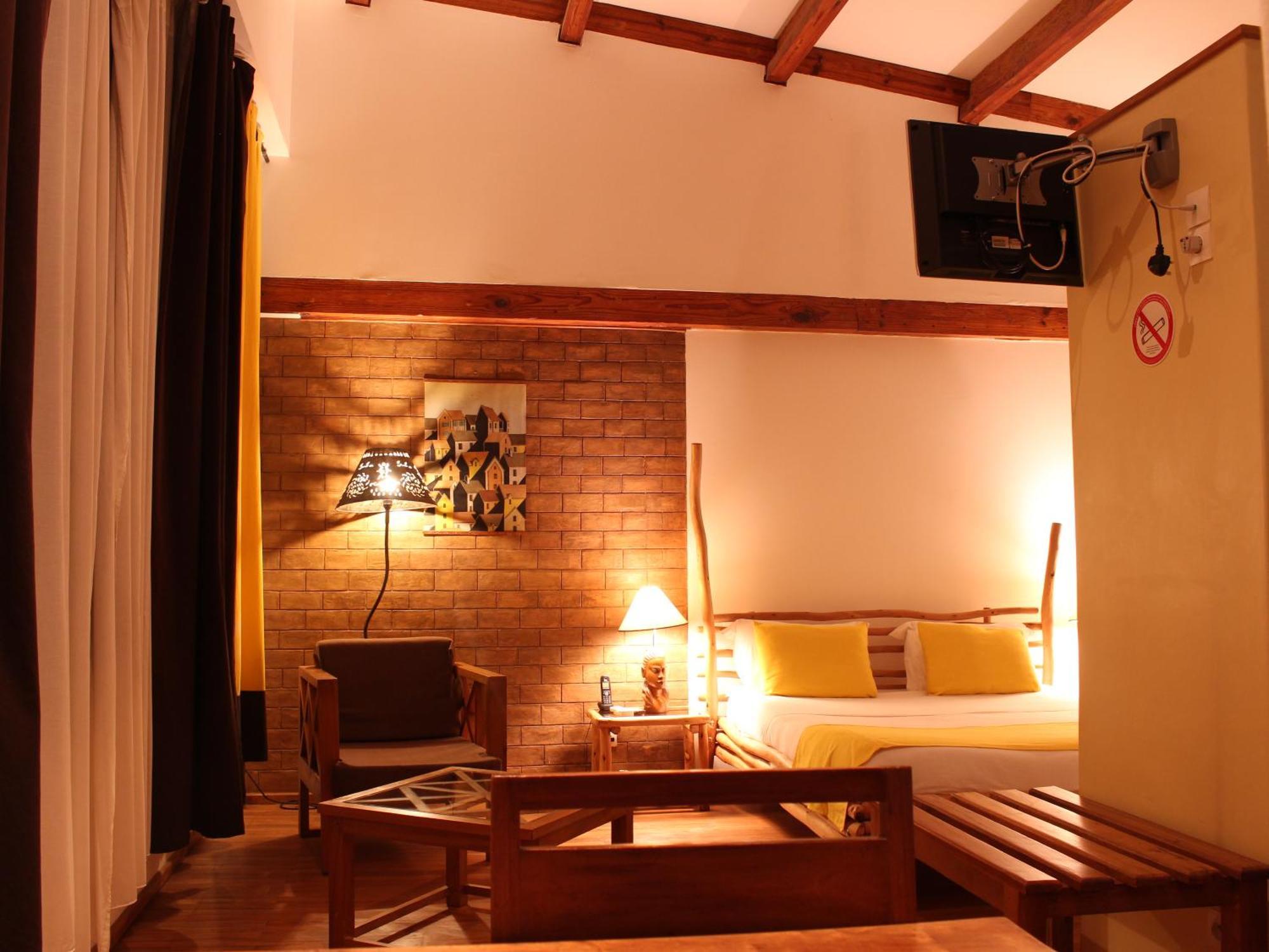 Hotel Restaurant Le Combava Antananarivo Ngoại thất bức ảnh