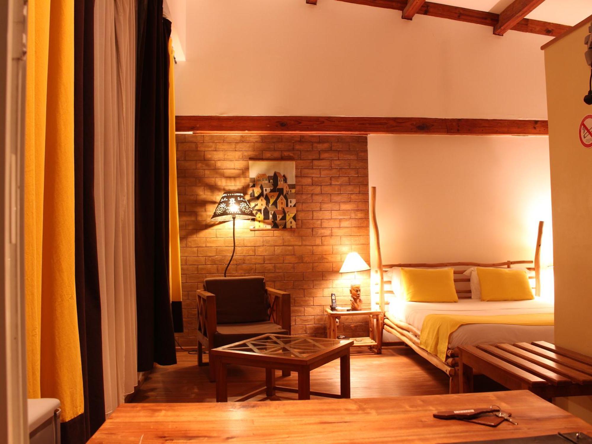 Hotel Restaurant Le Combava Antananarivo Ngoại thất bức ảnh