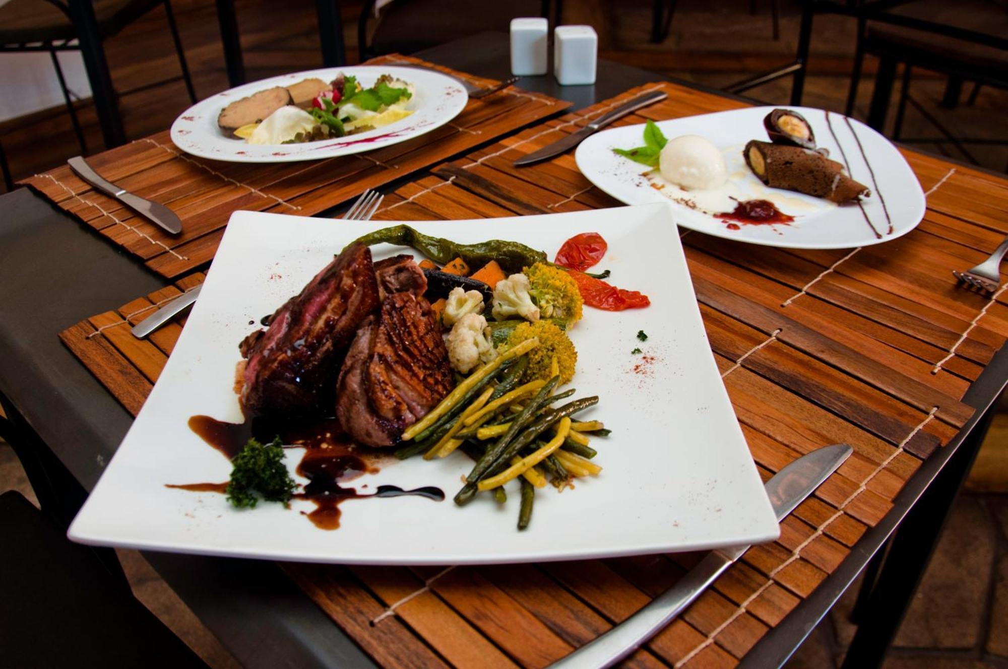 Hotel Restaurant Le Combava Antananarivo Ngoại thất bức ảnh
