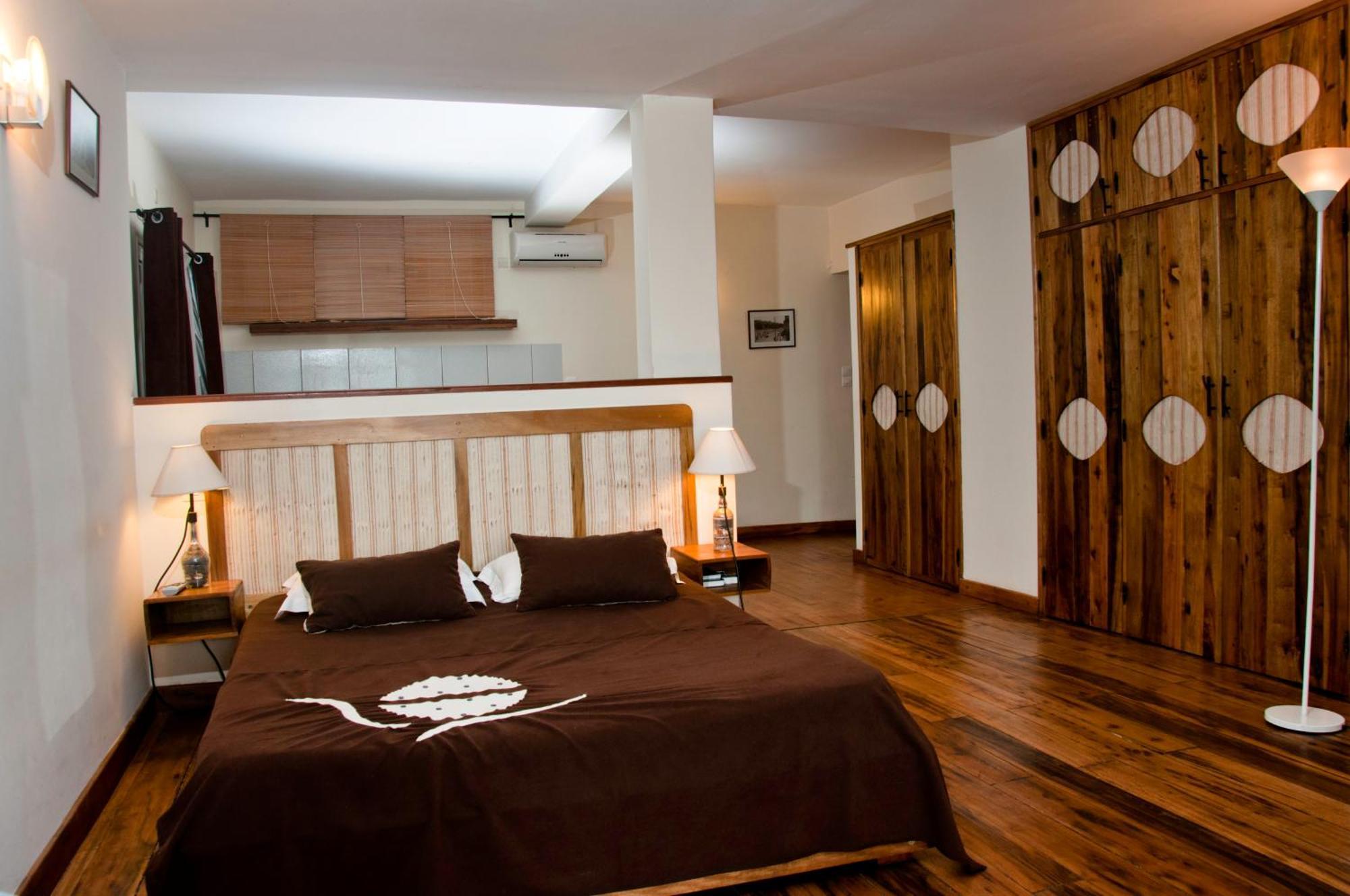 Hotel Restaurant Le Combava Antananarivo Ngoại thất bức ảnh