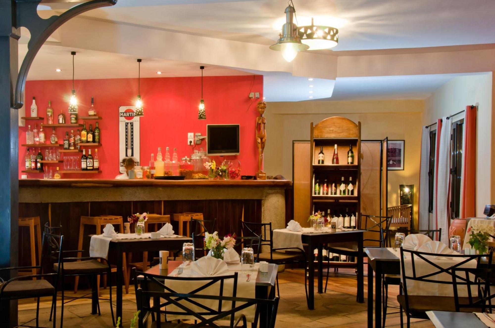 Hotel Restaurant Le Combava Antananarivo Ngoại thất bức ảnh