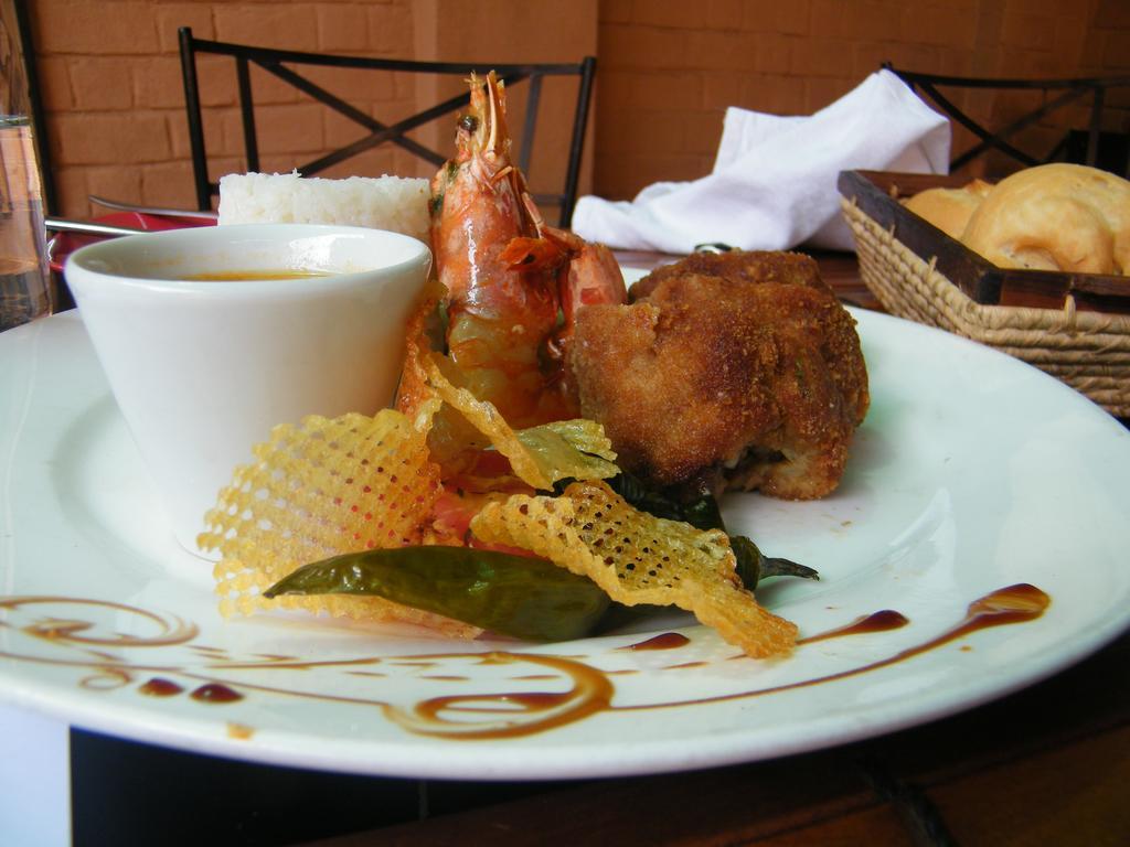 Hotel Restaurant Le Combava Antananarivo Ngoại thất bức ảnh